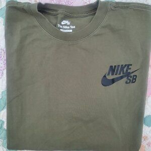 Men's L Nike SB Short-Sleeved T-Shirt